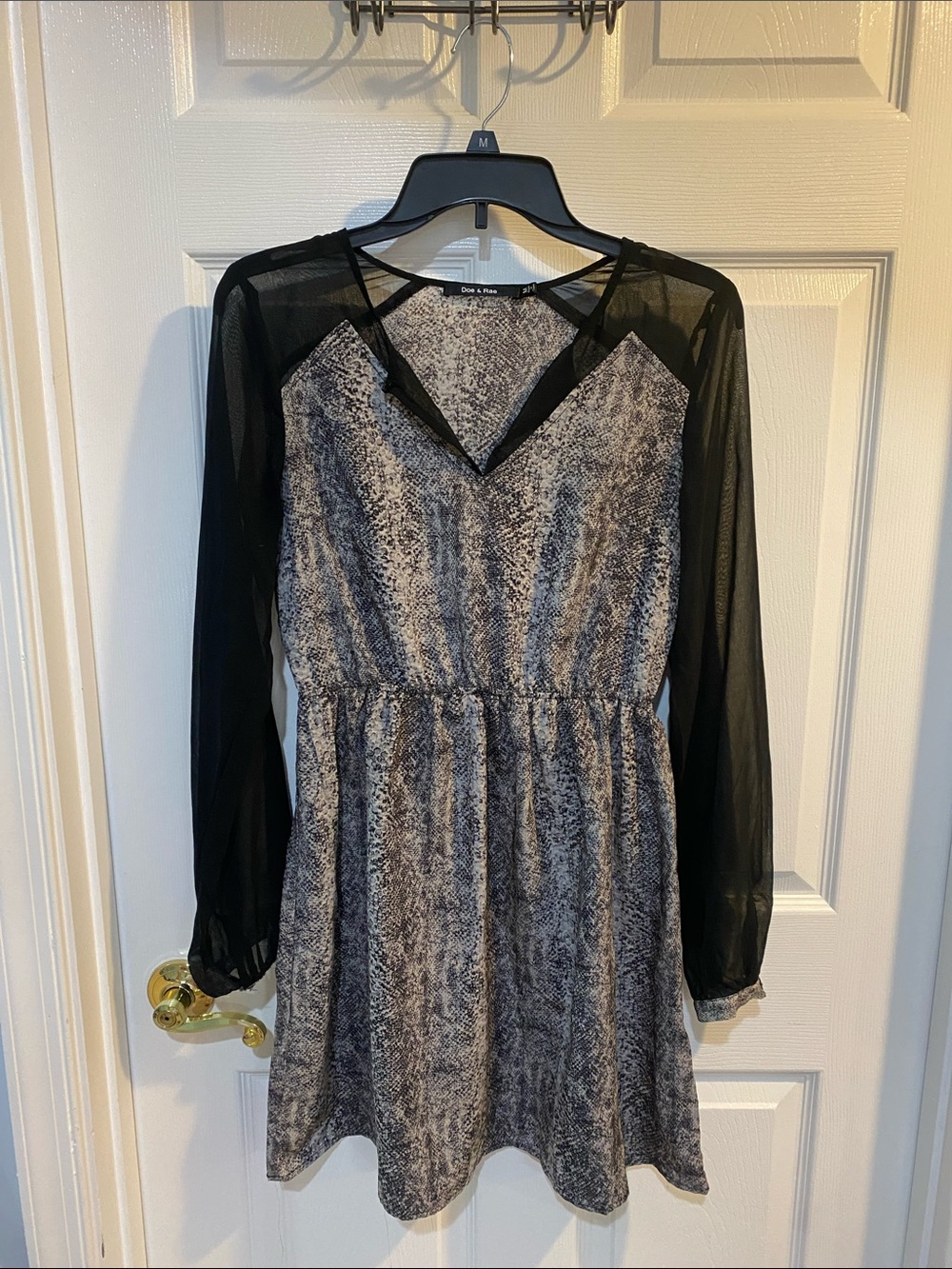 Doe & Rae Black Sheer-Sleeve Textured A-Line Dress medium